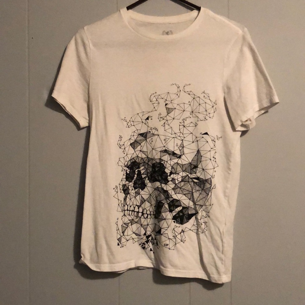 White graphic skull tee